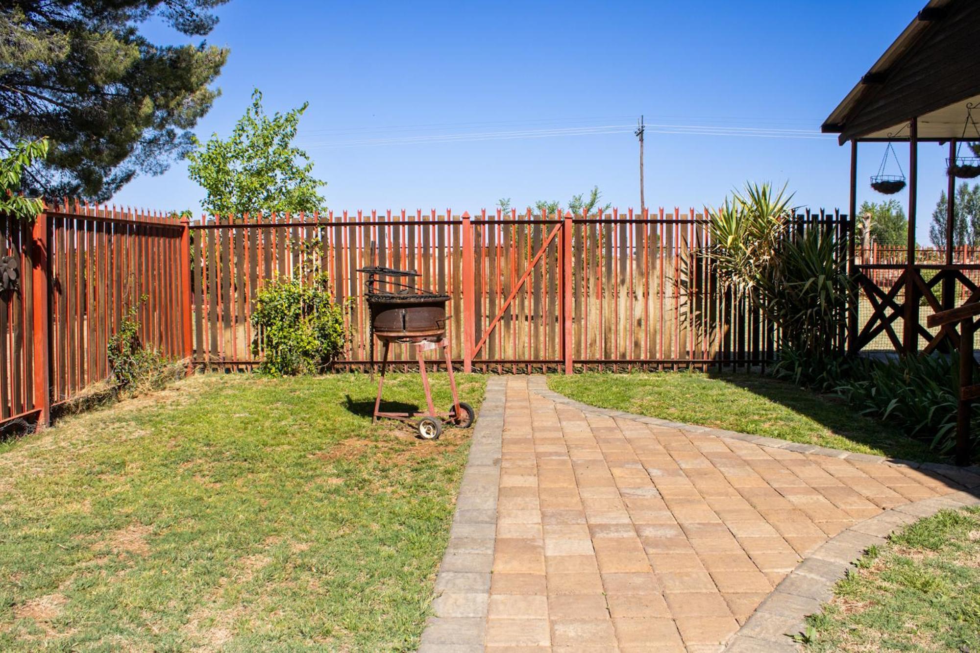 A Cherry Lane Self Catering And B&B Bloemfontein Exterior foto